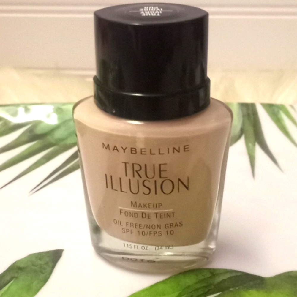 Maybelline True Illusion Foundation Makeup- True Ivory 1.15 oz Bottle.